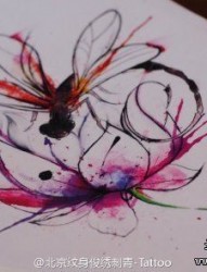 水墨莲花蜻蜓纹身图案