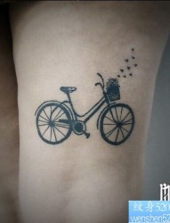 一款腿部自行车纹身图案