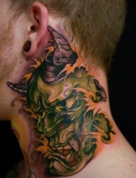 一款脖子彩色传统般若纹身图案