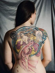 女性背部漂亮好看的美女纹身