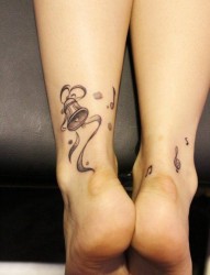 女孩脚踝小清新铃铛纹身图案