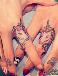一款手指独角兽纹身图案由武汉最好的纹身网推荐