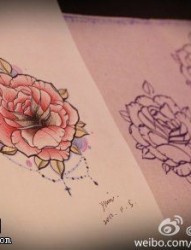 纹身提供一款彩色玫瑰花纹身图案