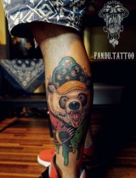 腿部彩色大熊猫纹身图案