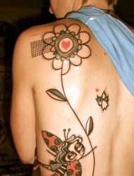 腰部漂亮好看的花朵纹身