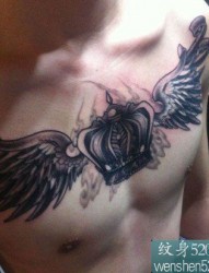 皇冠与翅膀之男人的纹身图案