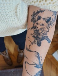 手臂一款个性的狐狸纹身