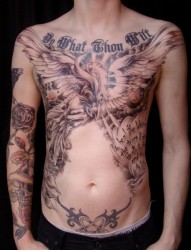 男士胸部非常有个性的纹身图案