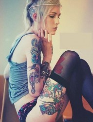 美女性感的大腿纹身