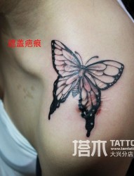 蝴蝶遮盖疤痕纹身