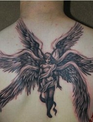 背部大气的六翼天使纹身