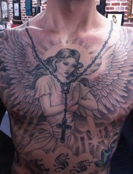 男士胸部大气时尚的天使刺青