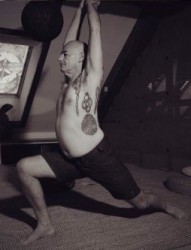 瑜伽大师腰背经典纹身