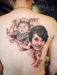 母子肖像纹身