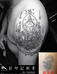 大臂泰国神像纹身