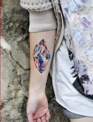 浪漫时尚的手臂钻石纹身