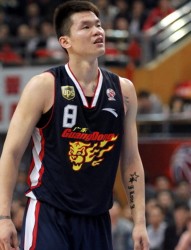 篮球高手朱芳雨手臂纹身