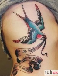 侧腰部可爱的小燕子纹身图案大全