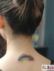 适合女生的小巧彩虹纹身图案大全