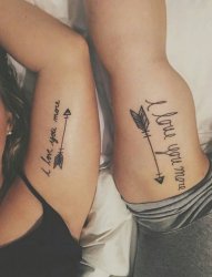 相爱的情侣之间相匹配的纹身图案