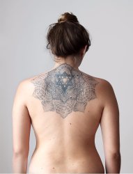 多款女性背部形象纹身图案