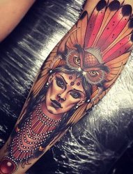 小腿上漂亮的印第安部落女人纹身图案