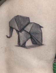 锁骨处折纸大象素描纹身图案