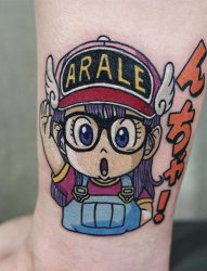 可爱阿拉蕾动漫人物的纹身来自米凯拉博坦