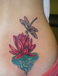 女人喜欢的漂亮的蜻蜓纹身图案