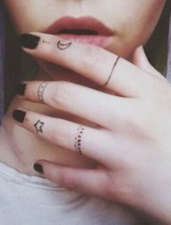 女生手指漂亮的小清新纹身图案