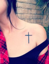 女生喜欢的小清新简约风格十字架纹身图案