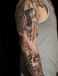 男性喜爱的黑灰色大胆花腿纹身时尚花臂纹身图案