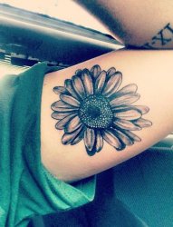 女生喜爱的唯美向日葵纹身图案