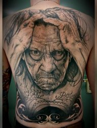 黑灰色现实主义美国电影里的纹身人物肖像纹身明星纹身图案