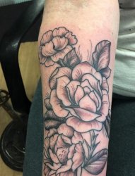 手臂上纹身黑白灰风格点刺纹身植物纹身素材文艺花朵纹身图片