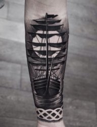 酷酷的纹身黑白灰风格点刺纹身图案