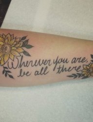 手臂上纹身植物纹身素材花朵有意义的英文纹身图片