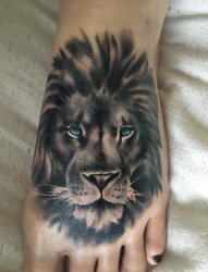 脚背上纹身黑白灰风格纹身点刺技巧抽象线条纹身狮子头纹身动物纹身图片