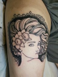 大腿上纹身黑白灰风格点刺纹身植物纹身素材花朵纹身人物肖像纹身图片