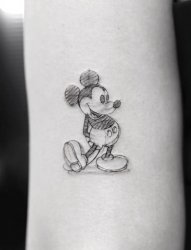 一组充满童年回忆的简单个性线条纹身米老鼠纹身图案