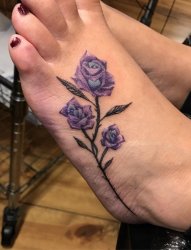 女生脚背上彩绘技巧植物简单线条花朵纹身图片