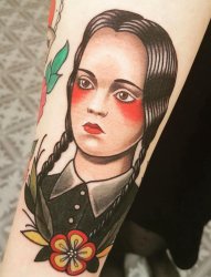 女生手臂上彩绘植物素材抽象线条人物肖像纹身图片