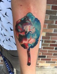 男生手臂上彩绘宇宙素材简单线条树纹身图片