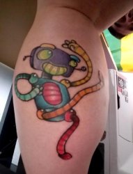男生大腿上彩绘几何元素简单线条机器人纹身图片