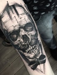 男生手臂上黑色素描创意个性骷髅头纹身图片