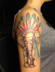 女生手臂上彩绘水彩印第安元素大象纹身图片