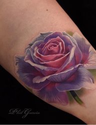 女生手臂上彩绘水彩创意个性3d玫瑰唯美纹身图片