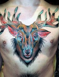 男生胸口上彩绘水彩创意麋鹿头纹身图片