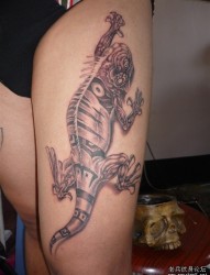 个性男人手臂霸气蜥蜴纹身图片