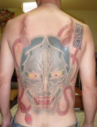 男士背部大气的妖怪纹身